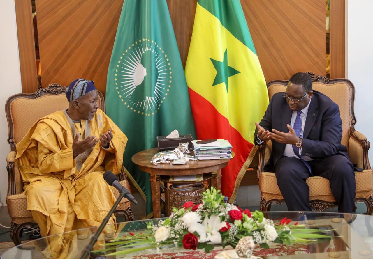La Famille Niasse De M dina Baye En Visite Au Palais Pr sidentiel A4 La Famille Niasse De M dina Baye En Visite Au Palais Pr sidentiel A4